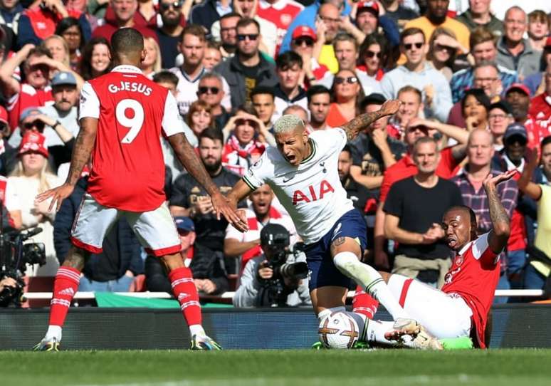 Premier League: onde assistir aos jogos de domingo do Inglês