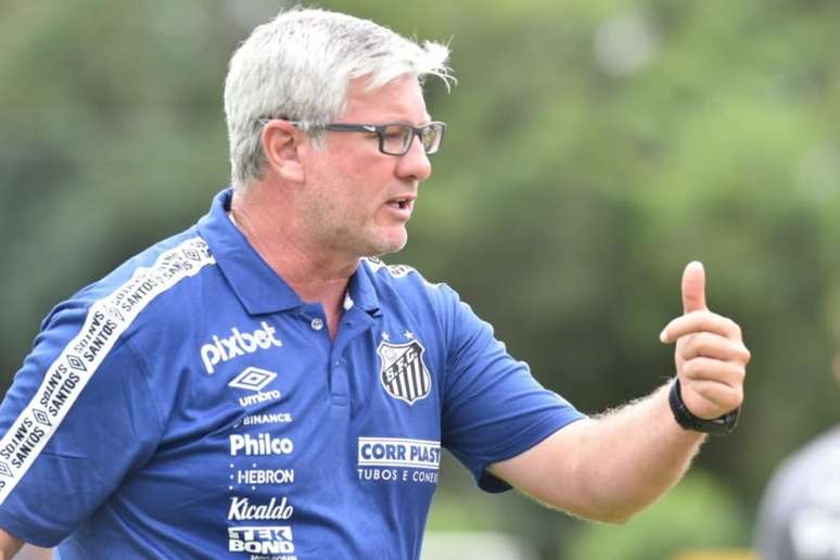 Técnico Odair Hellmann tentará manter retrospecto positivo do Santos em estreias (Ivan Storti/Santos)