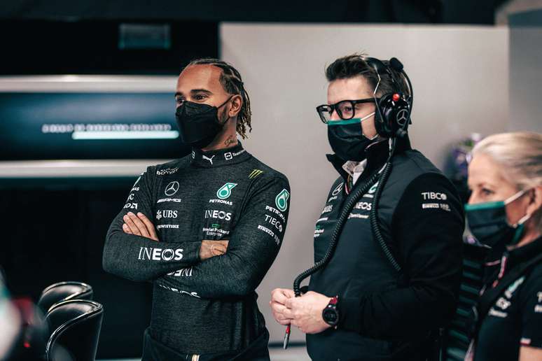 Lewis Hamilton e Bono vão para 11ª temporadas juntos 