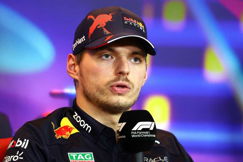 Max Verstappen prevê uma Mercedes mais forte em 2023, mas Webber discordou 