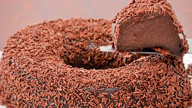 O brigadeir&atilde;o f&aacute;cil &eacute; uma &oacute;tima sobremesa ap&oacute;s o almo&ccedil;o de domingo &ndash; Foto: Guia da Cozinha