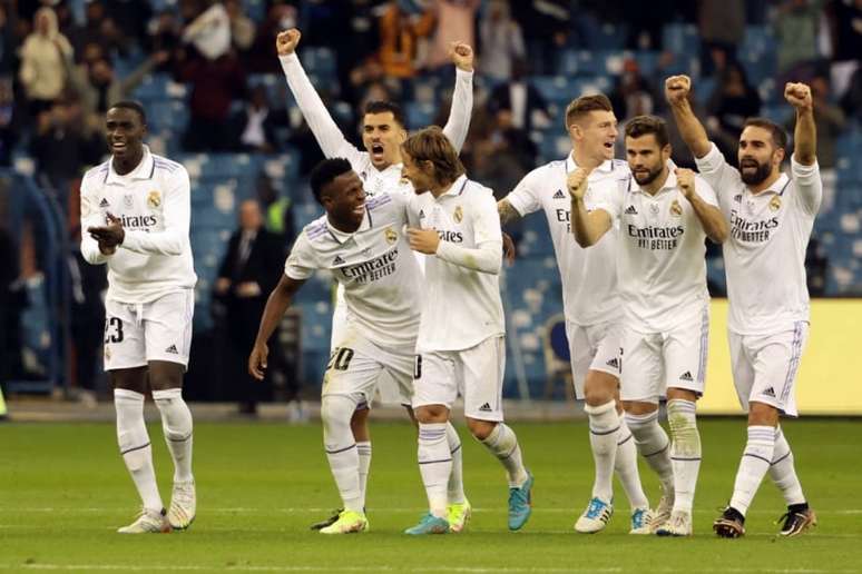 Real Madrid é o primeiro a ostentar título mundial de futebol e basquete