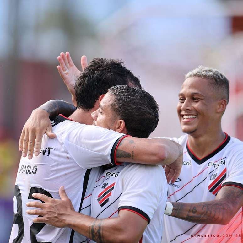 Atlético-PR x Sport: Saiba como assistir esse jogo AO VIVO online, Torcedores