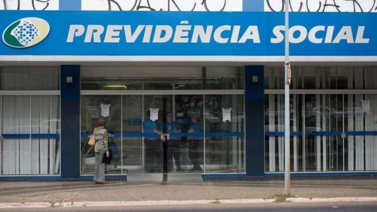 Cobertura do INSS n&atilde;o serve apenas para aposentadoria, mas tamb&eacute;m para benef&iacute;cios como pens&atilde;o por morte, sal&aacute;rio-maternidade, aux&iacute;lio doen&ccedil;a e aposentadoria por invalidez