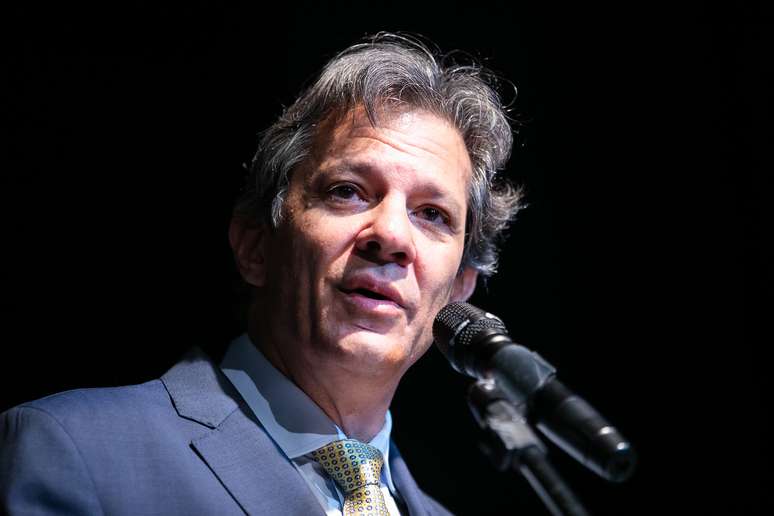 Haddad explica moeda comum em estudo com Argentina: 'não é moeda única de Guedes'