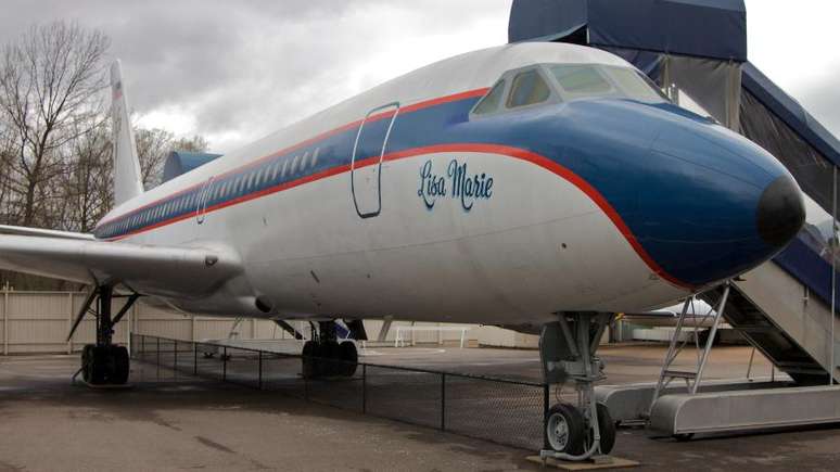 Lisa Marie, um Convair 880 personalizado que pertenceu a Elvis Presley e está em exposição em Graceland.