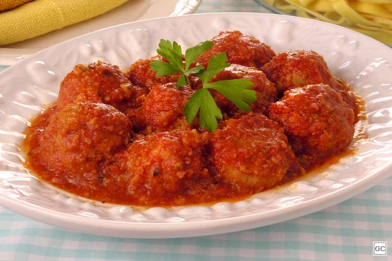 Almôndega de salsicha – Foto: Guia da Cozinha