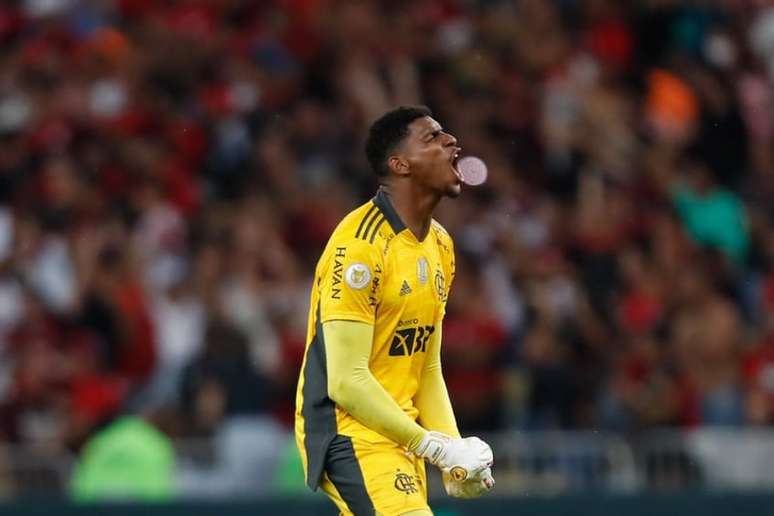 Hugo Souza é formado nas divisões de base do Flamengo (Foto: Gilvan de Souza/Flamengo)