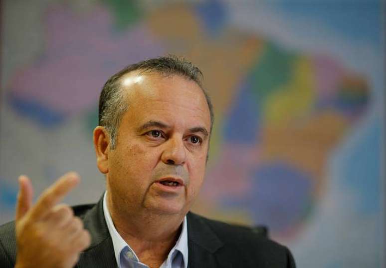 Marinho promete que irá 'desengavetar' maioridade penal e agrotóxicos no Senado