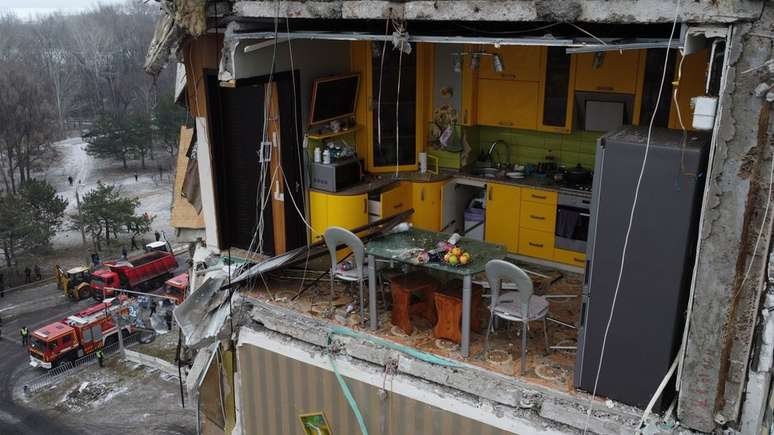 Imagens como esta do interior da cozinha intacto após o ataque foram amplamente compartilhadas nas redes sociais