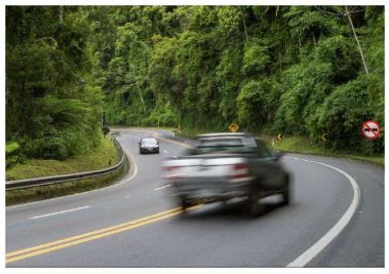 Confira dicas sobre como ultrapassar com segurança na estrada.