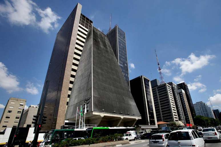Também na Avenida Paulista, um dos edifícios mais conhecidos é o da sede da Fiesp.
