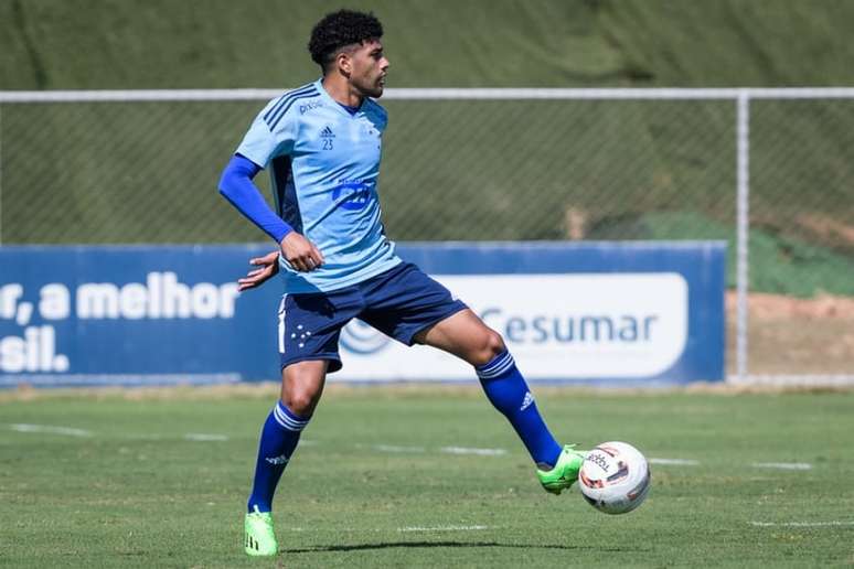 Jogador foi operado no dia 14 de dezembro, e, desde então segue em trabalhos respiratórios para recuperação de uma lesão pulmonar - (Foto: Gustavo Aleixo/Cruzeiro)