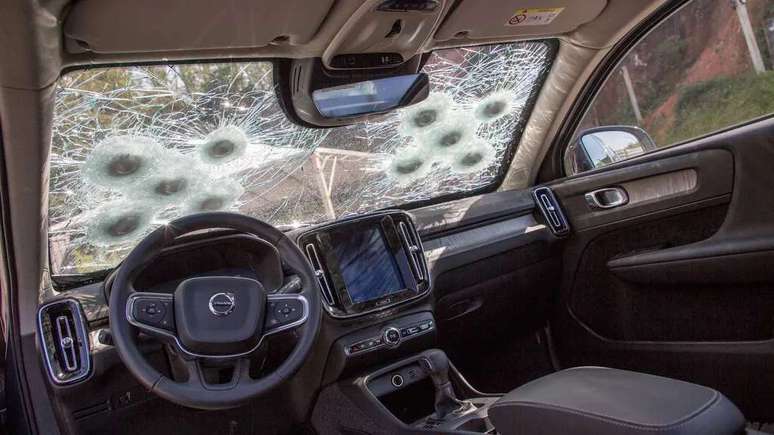 Imagem interna mostra o n&iacute;vel de prote&ccedil;&atilde;o de um carro blindado da Volvo (Imagem: Divulga&ccedil;&atilde;o/Volvo Cars)