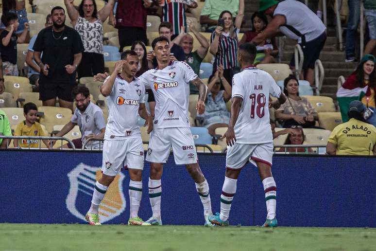Fluminense vence o Nova Iguaçu e segue 100% no Campeonato Carioca