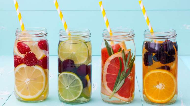 5 flavored water recipes to cool off in the heat
