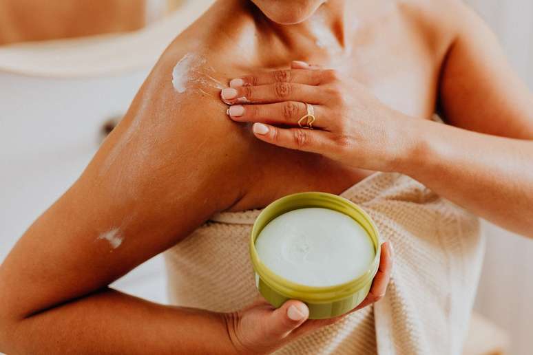 7 moisturizing body creams that leave the skin scented