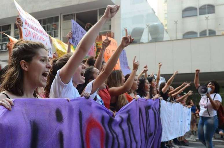 Mulheres marchando por direitos. Rovena Rosa/Agência Brasil