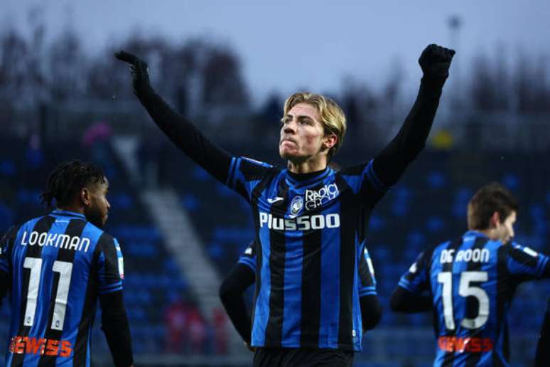 Hojlund celebra gol da Atalanta contra o Spezia