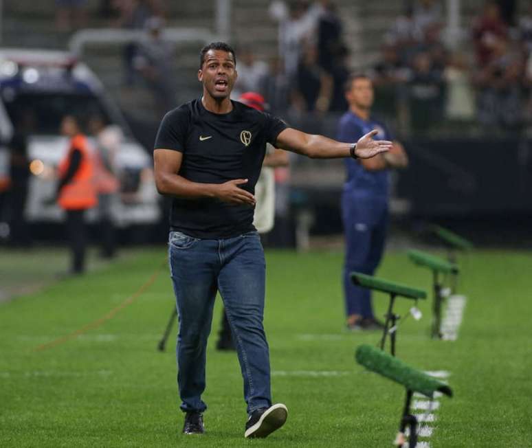 Fernando Lázaro chegou a sétima vitória como técnico do Corinthains (Foto: Rodrigo Coca/Ag.Corinthians)