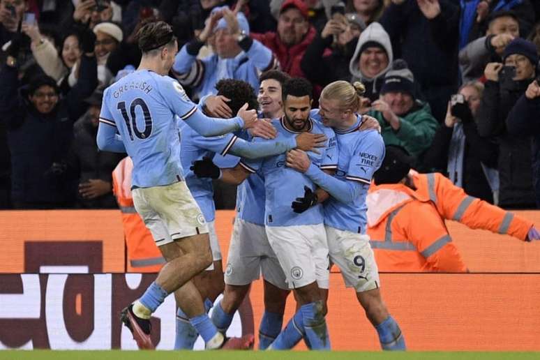 Chelsea e City empatam em jogo com duas viradas e gols de