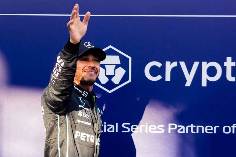 Lewis Hamilton tem o terceiro maio salário da F1 2023 