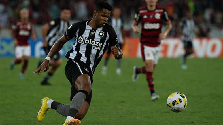 Júnior Santos não será jogador do Botafogo nesta temporada (Armando Paiva)