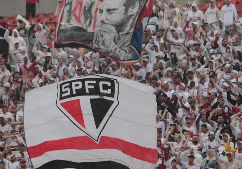 CAMAROTE SAO - SPFC x CORINTHIANS é na Total Acesso.