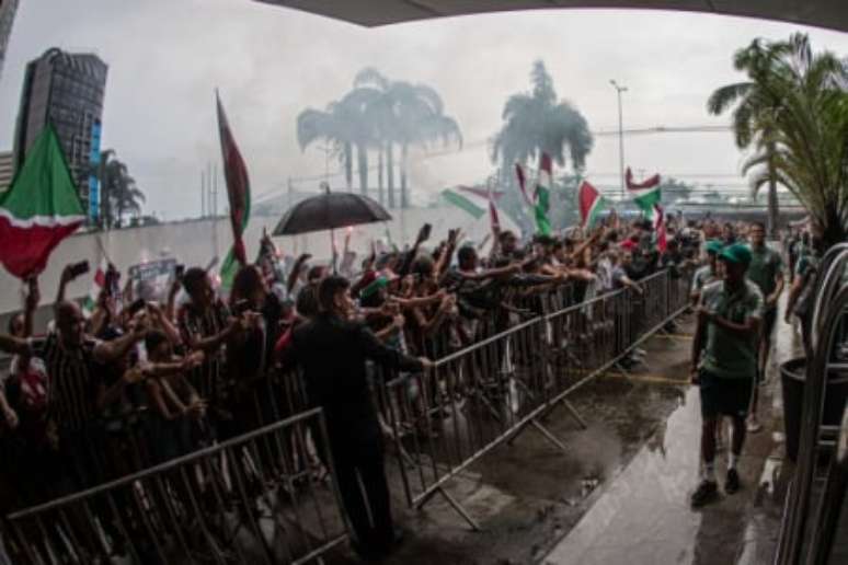 Fluminense foi recebido com festa em Vitória (Foto: Marcelo Gonçalves / Fluminense)