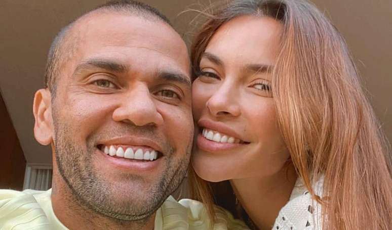 Mulher de Daniel Alves, Joana Sanz faz desabafo nas redes sociais.