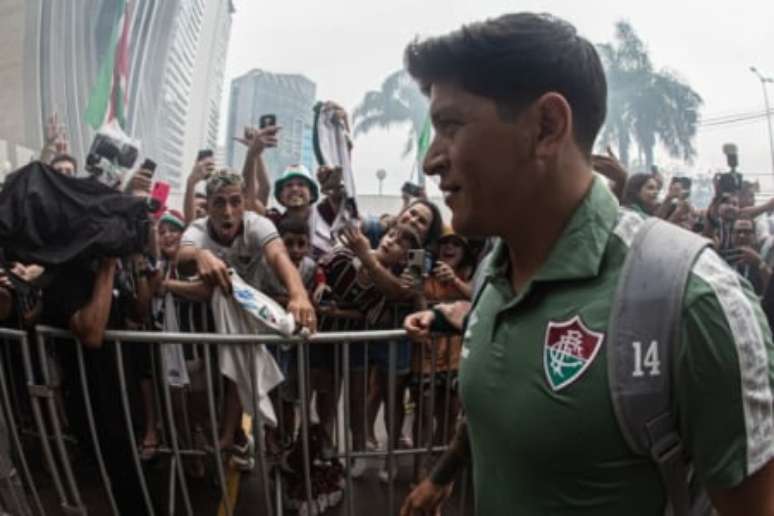 Fluminense foi recebido com festa em Vitória (Foto: Marcelo Gonçalves / Fluminense)