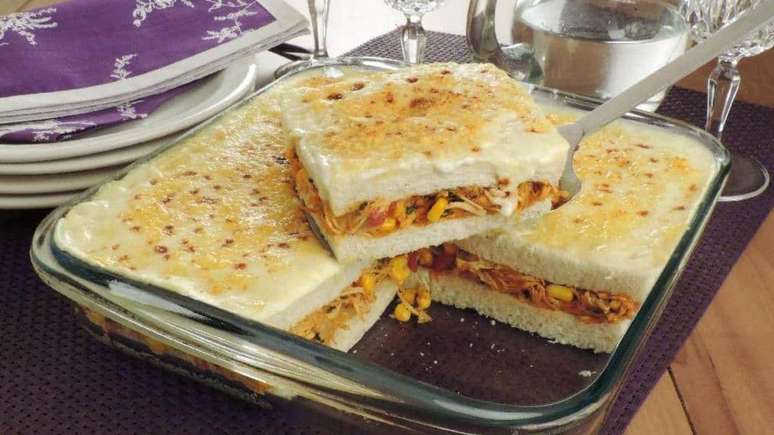 Pie au gratin with sliced ​​bread – Photo: Guia da Cozinha
