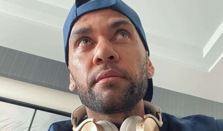 Daniel Alves passa primeira noite na prisão.