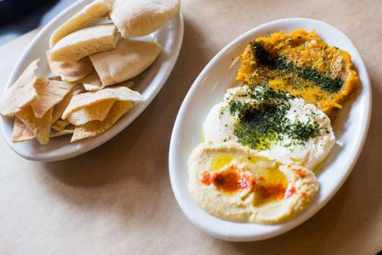 Shoshana Delishop fez fama por conta da comida judaica tradicional