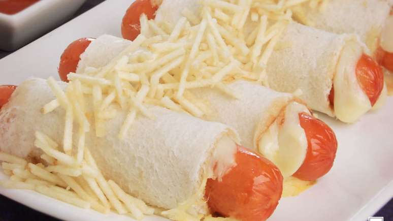 Hot dog wrapped in sliced ​​bread – Photo: Guia da Cozinha