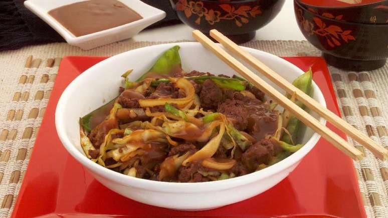 Refogado chin&ecirc;s &ndash; Foto: Guia da Cozinha