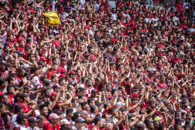 Supercopa do Brasil: Torcida do Flamengo esgota ingressos para decisão contra o Palmeiras