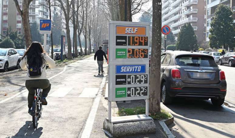 Preços da gasolina dispararam na Itália após fim de desoneração