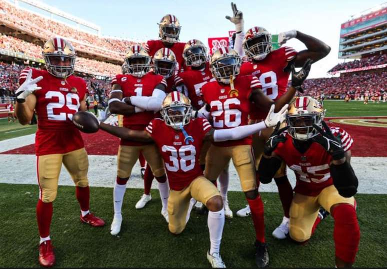 NFL: San Francisco 49ers supera Dallas Cowboys e garante vaga na