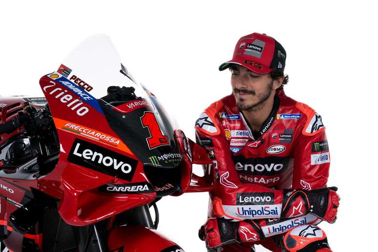 Bagnaia vai de #1, mas sem deixar o #63 de lado 