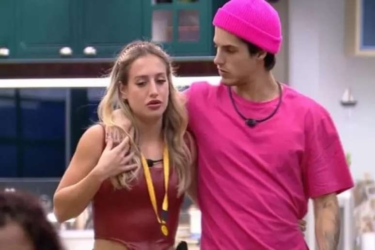 Tadeu Schmidt faz alerta sobre relacionamento de Gabriel e Bruna Griphao