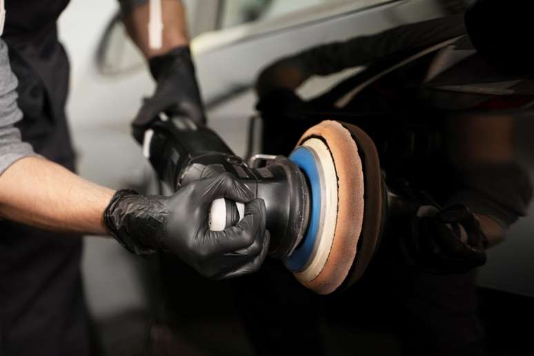 Especialista d&aacute; dicas sobre como proteger a pintura do carro.