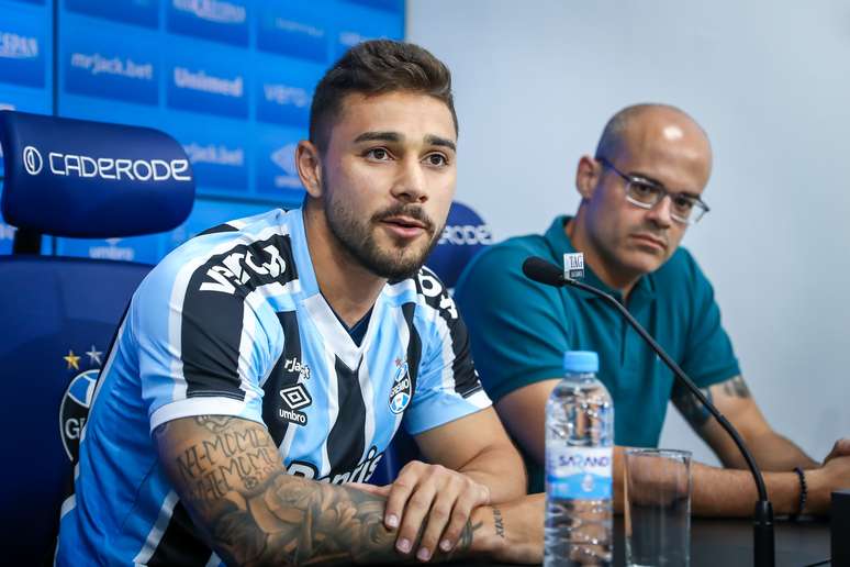 Caxias anuncia atacante do Grêmio que tem multa milionária