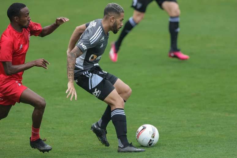 Atividade foi dividida em dois tempos de 30 minutos - (Foto: Pedro Souza/Atlético-MG)