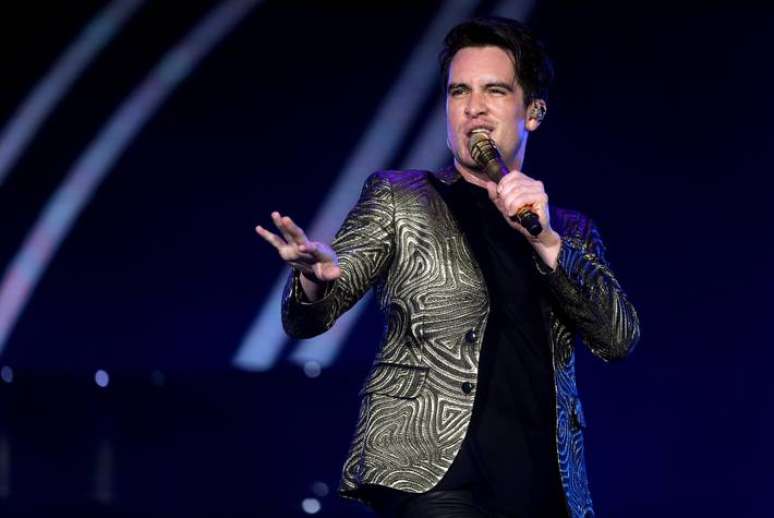 Brendon Urie anunciou o fim do Panic! At The Disco.