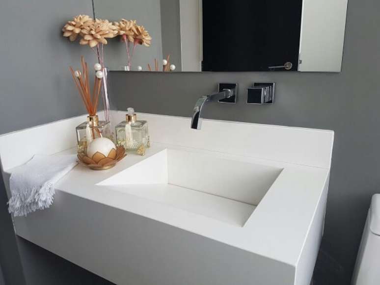 17. Cuba esculpida branca para lavabo moderno &ndash; Foto Renata Tolentino Arquiteutra