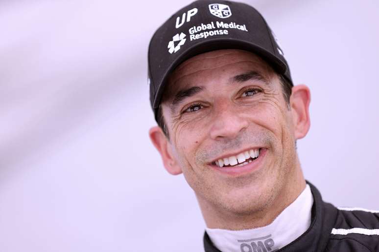 Helio Castroneves está de volta ao SRX 