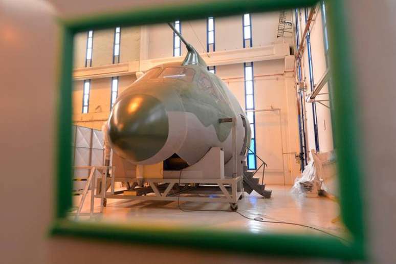 Linha de montagem da Embraer em S&atilde;o Jos&eacute; dos Campos (SP): fabricante de aeronaves recebeu um quarto do cr&eacute;dito do BNDES para exporta&ccedil;&otilde;es