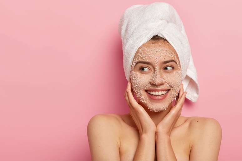 8 face scrubs that leave the skin smooth without damaging it