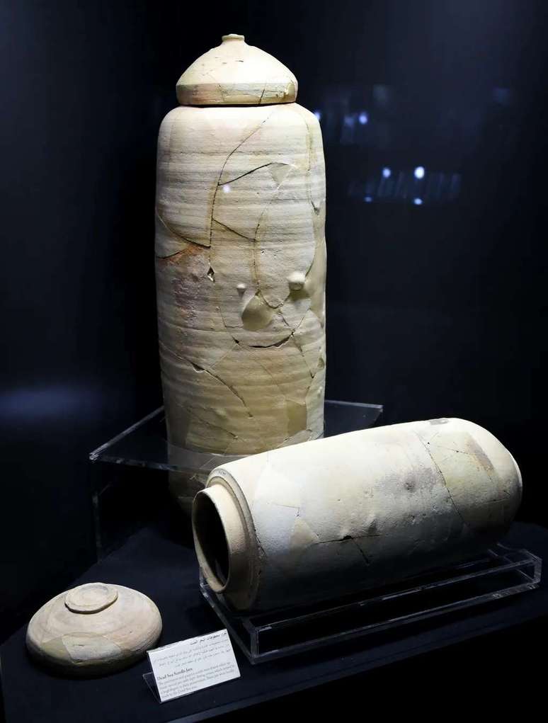 It's more likely that the jar was only used to hold scrolls - it looks similar to the ones that held the Dead Sea Scrolls, pictured above (Image: Osama Shukir Muhammed Amin FRCP/CC-BY-4.0) It's more likely that the jar was only used to hold scrolls - it looks similar to the ones that held the Dead Sea Scrolls, pictured above (Image: Osama Shukir Muhammed Amin FRCP/CC-BY-4.0)